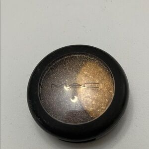 MAC Cosmetics Eyeshadow Duo - Shimmering Gold and Deep Black in Midnight Madness